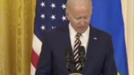NOVI BAJDENOV GAF! Američki lider ne trudi se baš da zapamti Zelenskom ime (VIDEO)