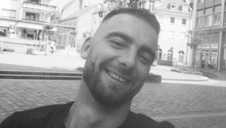 BEBE, DAVAO SI POSLEDNJE ATOME SNAGE ZA POBEDE Fudbalski klub se oprostio od igrača stradalog kod Šimanovaca