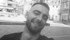 BEBE, DAVAO SI POSLEDNJE ATOME SNAGE ZA POBEDE Fudbalski klub se oprostio od igrača stradalog kod Šimanovaca