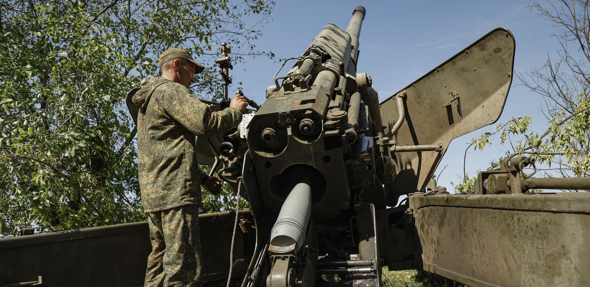 UKRAJINSKE TRUPE PANIČNO SE POVLAČE KOD NJUJORKA! Snimak snažnog dejstva ruskih haubica (VIDEO)