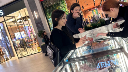 EKSKLUZIVNO! PAPARACO ALO! ULOVIO SLOBINU PRVU SNAJKU I UNUKA KAKO ŠOPINGUJU Milica i Marko rasipaju Miloševićeve pare!