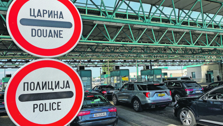 GRANIČNI PRELAZI PRED PRAZNIKE Kolone na Horgošu, čeka se tri sata
