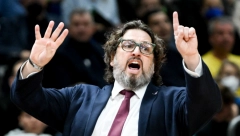 VELIKA ROKADA U EVROLIGI Čuveni trener menja Trinkijerija u Bajernu?