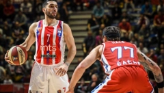 KAMPACO ODMAH PRIREDIO ŠOU, ZVEZDA ZGROMILA ČAČANE Moćni crveno-beli napravili sjajnu uvertiru pred Barselonu