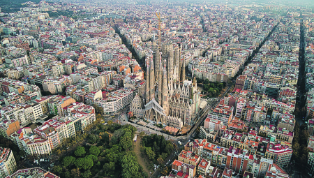 SAGRADA FAMILIA Remek delo crkvene arhitekture