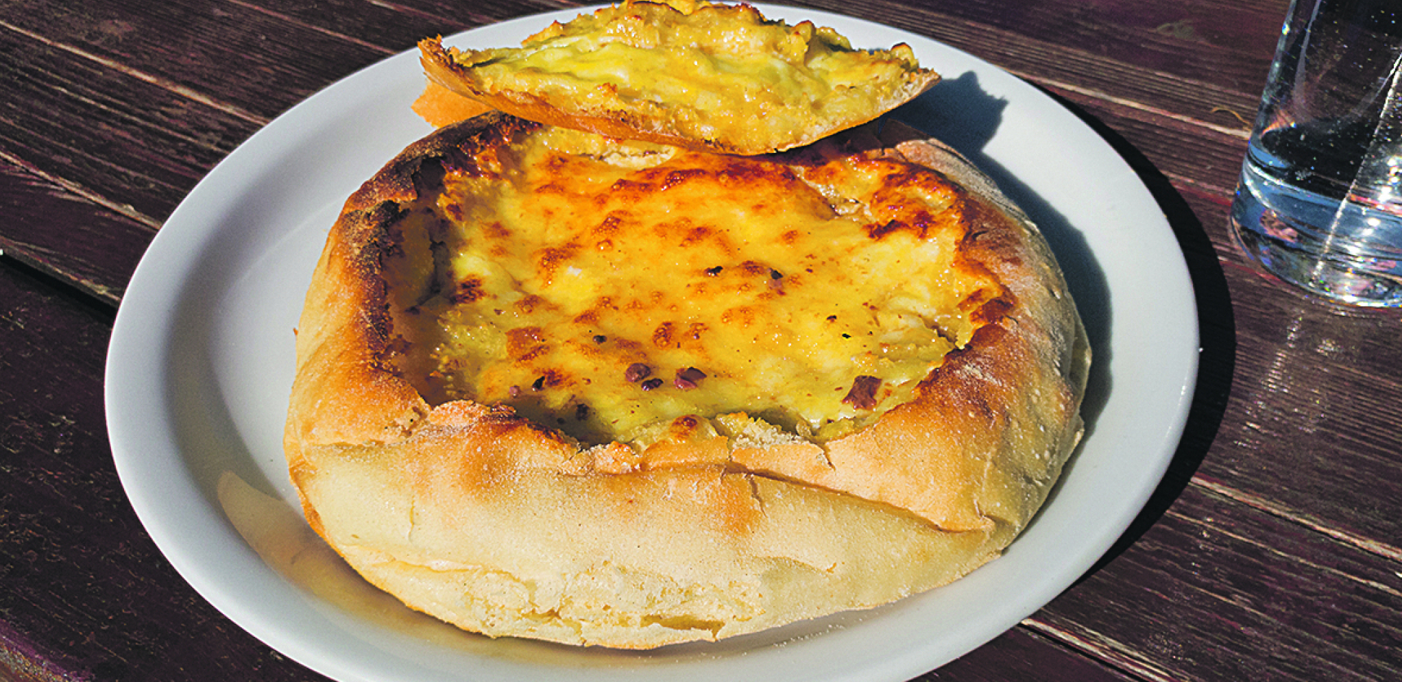 Ovoliko koštaju komplet lepinja i piće na Drinskoj regati: Jeftinije nego litar vode na Autobuskoj u Beogradu