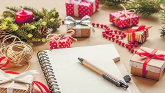 IZABERITE SAVRŠEN NOVOGODIŠNJI POKLON Evo kako da darujete nešto lično, a da ne košta mnogo