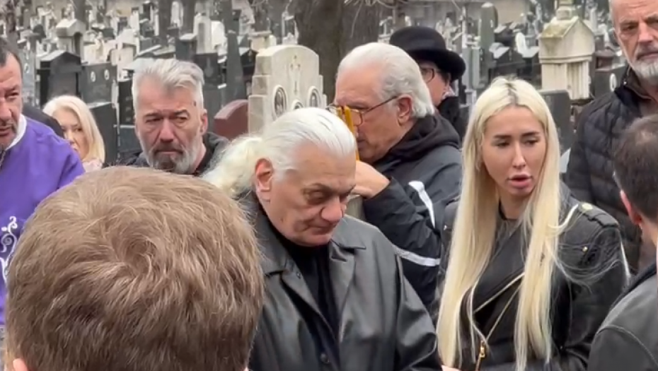 "SMRT SINOVA I ŽENE GA JE ZAUVEK PROMENILA" Komšije Fute Radulovića otkrile kako kompozitor živi, EVO GDE PROVODI VREME