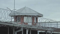 EVO KAKO IZGLEDA CRKVA U NIŠKOM ZATVORU Osuđenici je izgradili sopstvenim rukama, pokušavajući da nađu pravi put (FOTO)