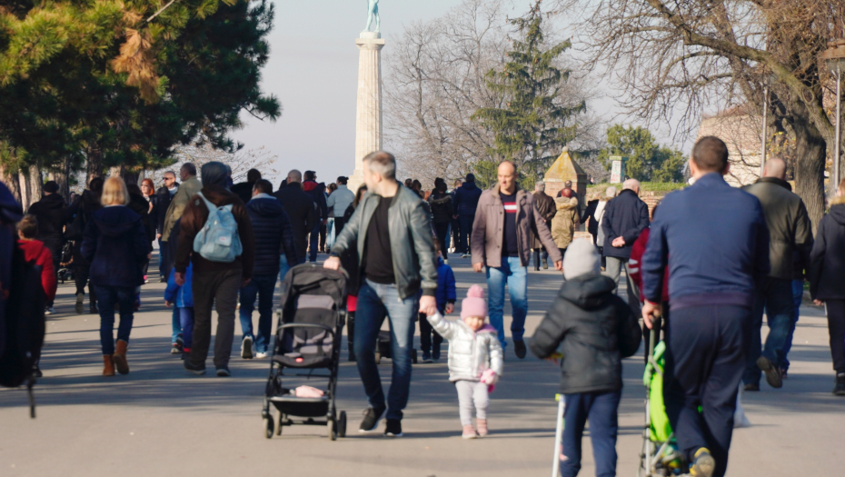 TEMPERATURA PONOVO RASTE Ujutru oblačno, maglovito, a onda preokret!