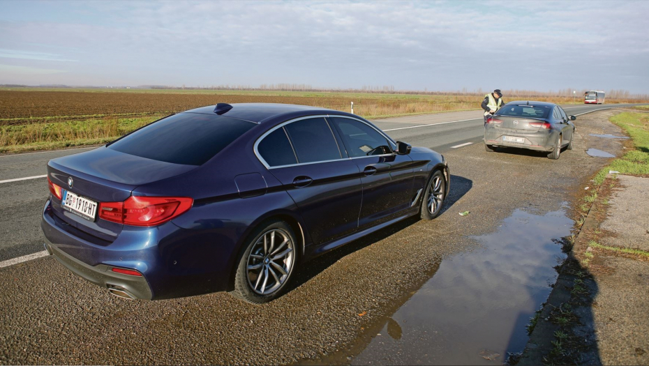 NAGAZIO ''PORŠE'' 223 KM NA SAT, A DOZVOLJENO 80 Kažnjen vozač (55) iz Inđije zbog nasilničke vožnje