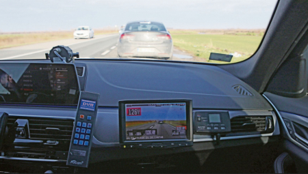 PRESRETAČI ULOVILI RUMUNA KOD POŽAREVCA "Mečkom" divljao više od 200 na sat, dobio prekršajnu prijavu!