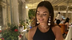 MARIJA KARAN POKAZALA VERENIČKI PRSTEN Glumica se uslikala u ovom izdanju, a na ruci sija dijamant! (FOTO)