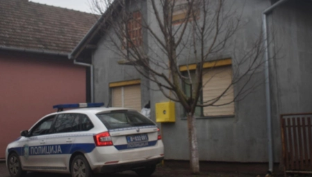 OKONČANA DRAMA U NASELJU ZUCE Muškarac se polio benzinom, voze ga u bolnicu