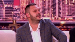 AKO JE DAVALA 12 GLASOVA, TREBALA JE I NEKI BRESKVICI! Naš muzičar osuo paljbu po Sajsi MC, bio je član žirija PZE!