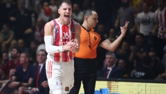 AKO NEMAŠ GDE DA SPAVAŠ, DOĐI KOD BRATA Nedović se našalio sa Anđušićem zbog pesme o Zvezdi i supruge (FOTO)