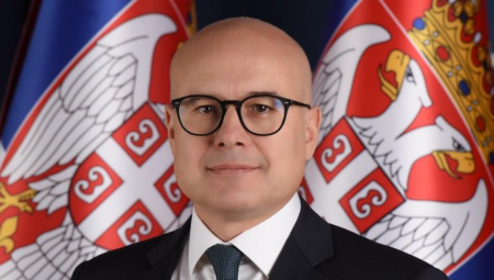 MINISTAR ODBRANE O AKTUELNIM POLITIČKIM TEMAMA Vučević: Kreće konkurs za 5000 srpskih specijalaca, oni će nam čuvati mir