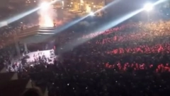 OVAKO SE PALE BADNJACI U CRNOJ GORI: Veličanstven snimak ispred Sabornog hrama - vijore se trobojke, more ljudi (VIDEO)