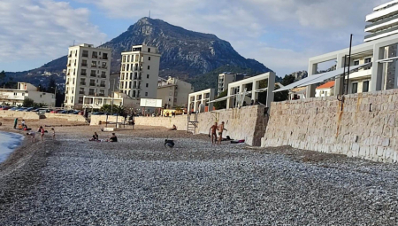 SRPSKI HIRURG SPREČIO TRAGEDIJU U BUDVI Igor munjevito reagovao na plaži Jaz, držao ga u životu dok nije stigla Hitna