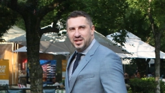 OGLASIO SE PRVI PUT POSLE TRAGEDIJE Ivica Dragutinović se oprostio od oca, nekada reči nisu ni potrebne (FOTO)