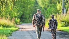 NIŠANIO VEPRA, POGODIO DEČAKA Povređeni prebačen na lečenje u Beograd posle incidenta u lovu u okolini Pirota!