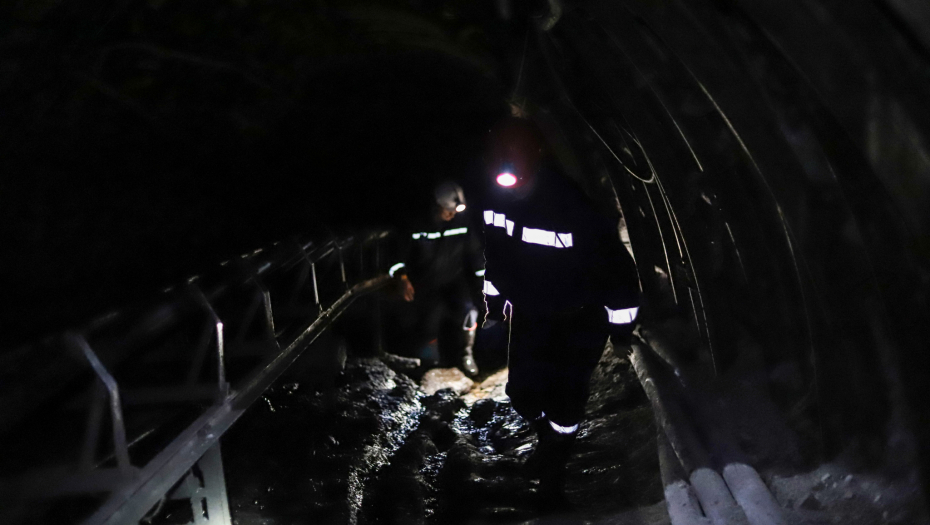 NESREĆA U RUDNIKU Pao lift, poginulo 11 ljudi, desetine rudara povređeno