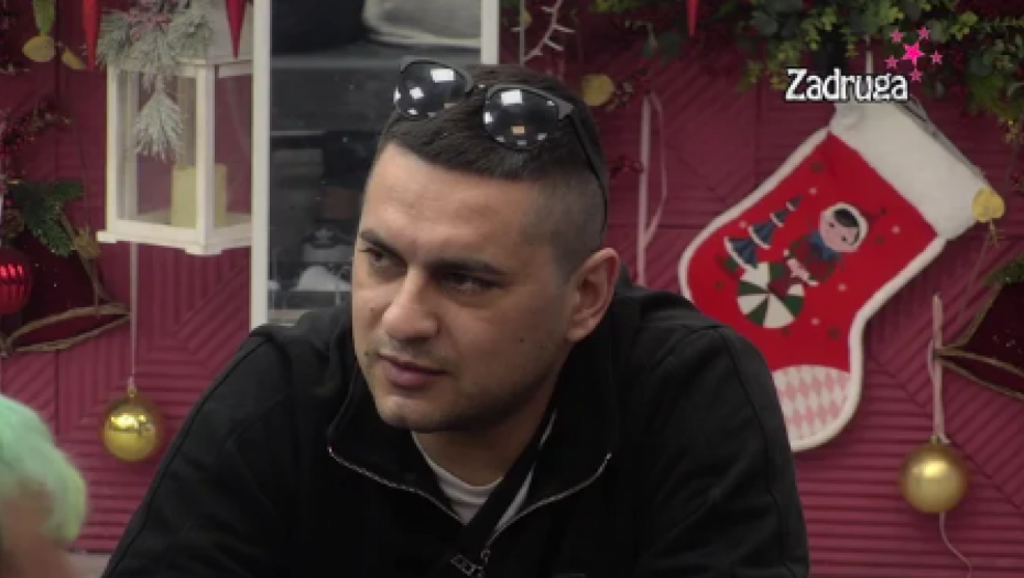 BEBICA POBEGAO IZ ZADRUGE Isplivao njegov jeziv snimak, glavom razbija staklo i odlazi (VIDEO)