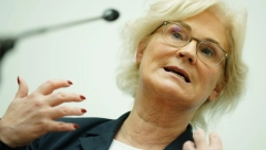 NEMAČKI MEDIJI OBJAVILI: Ministarka odbrane Kristina Lambreht podnosi ostavku
