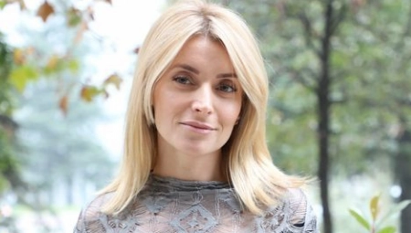 OVAKO IZGLEDA SOBA ANĐELKINE BEBE Glumica je tik pred porođaj spremila sve za naslednicu, a za krevetac je izdvojila ovu sumu! (FOTO)