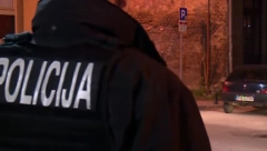 MUŠKARAC PRONAŠAO METKE U SVOM STANU Pucnjava u Sarajevu