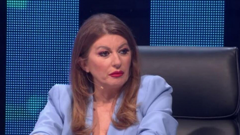 POKLON OD 250.000 EVRA! Viki Miljković nije znala šta je snašlo, SVE JE ZABELEŽILA KAMEROM TELEFONA, PA PODELILA SA FANOVIMA