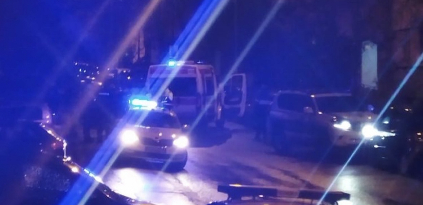 DRAMA ISPRED MARKETA U NOVOM SADU Potukli se mladići, jedan od njih izboden nožem!