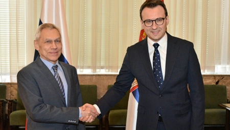 OD DOLASKA KURTIJA  282 ETNIČKI MOTIVISANA INCIDENTA Petković se posebno osvrnuo na napade na srpsku decu