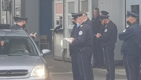 OPOMENA ZA SRBE Na Jarinju i Brnjaku tzv. kosovska policija opet preti