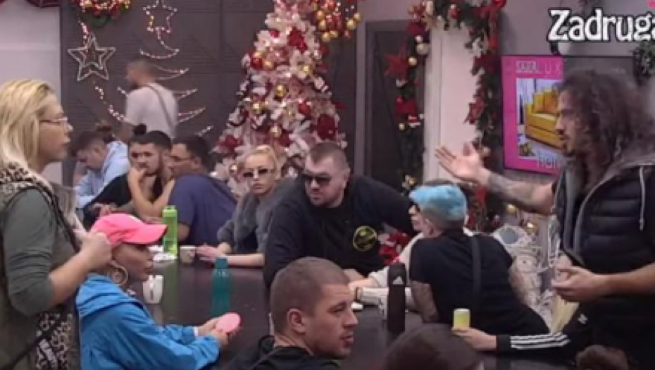 NE UZIMAJ MOJE IME U SVOJA SMRDLJIVA USTA On je udario na Miljana Vračevića, ovaj van sebe