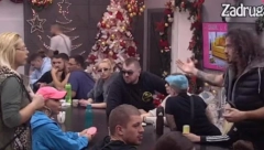 NE UZIMAJ MOJE IME U SVOJA SMRDLJIVA USTA On je udario na Miljana Vračevića, ovaj van sebe