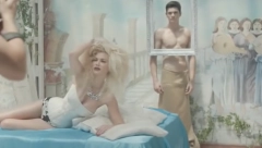 ŽENE IZ SRBIJE LUDELE SU ZA MOMKOM IZ NATAŠINOG SPOTA "ORIGINAL" Evo kako danas izgleda lepi Aleksandar i što se nas tiče još bolji je frajer