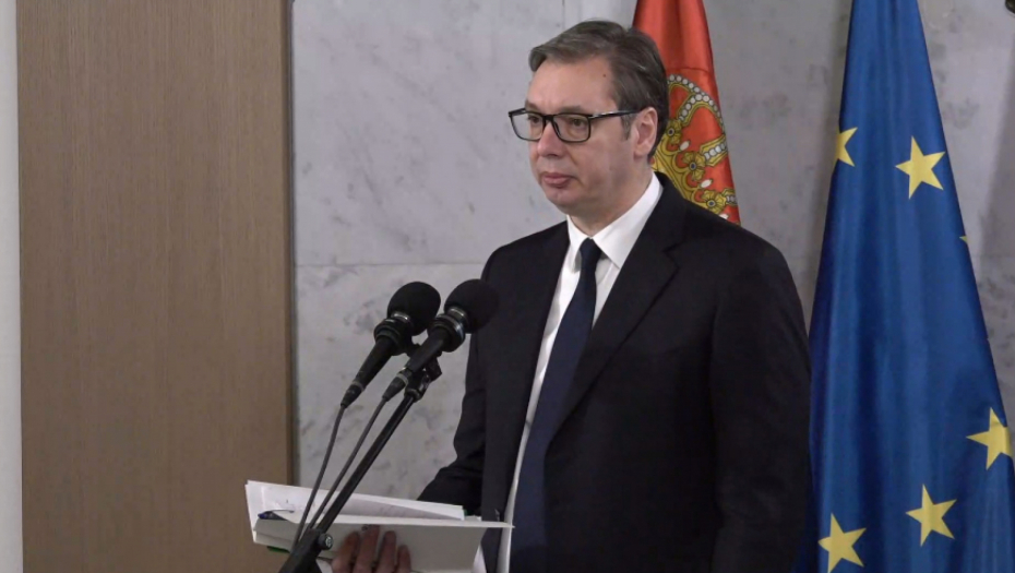 VUČIĆ NEĆE PRIHVATITI SVAKO REŠENJE, UPRKOS PRETNJAMA Smajlović: Sviđa mi se kada kaže zapadnim predstavnicima da neće prihvatiti sve što traže!