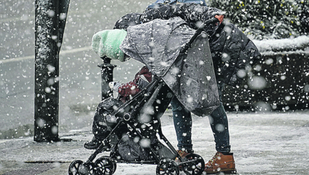 PAŠĆE 20 CM SNEGA, TEMPERATURA IDE NA MINUS 12 Poslednja nedelja januara donosi pravu, ledenu zimu u Srbiju