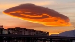 ŠTA JE TO NA NEBU? Ljudi nemo posmatrali, mnogi tvrde da je NLO! (VIDEO)