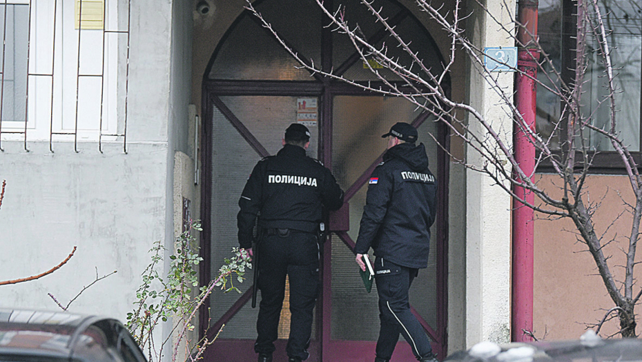 PRONAŠLA SINA OBEŠENOG U ŠUMI, PA ZGRABILA NOŽ I ZADALA MUŽU UBOD U PLUĆA Ženi (57) iz Novog Sada određen pritvor za pokušaj ubistva