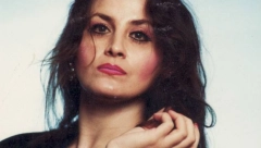 BRANIĆU SRBIJU I KAD BUDEM MRTVA Bila je Mis Jugoslavije i majka šestoro dece, a onda 1999. uzela pušku i poginula boreći se na Kosovu