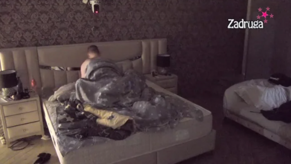 "BOLESNI SU" Šokiraćete se kada vidite šta Anđela i Zvezdan RADE TOKOM SE*SA Gledaoci ZGROŽENI, ISPLIVAO I SNIMAK (VIDEO 18+)