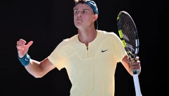 TAKO MLAD, A VEĆ BEZOBRAZAN Prognoziraju mu veliku karijeru, ali jedan potez naljutio je ceo sve tenisa - sramno (VIDEO)