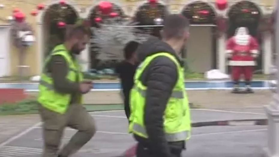OPŠTI HAOS U ZADRUZI Filip Car izbacio Maji sve STVARI NAPOLJE, ona dobila nervni slom, pa SKOČILA na njega i uzvratila mu udarac! (VIDEO)