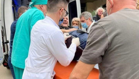 ŠIPTARSKA TIRANIJA Evo kako izgleda izrešetano vozilo nakon napada Kurtijevih ubica! (FOTO/VIDEO)