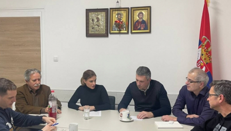 TZV. "PATRIOTE" NIKAKO DA NAUČE Sada žele još jednu javnu lekciju od predsednika Vučića