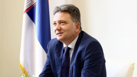 STO DANA VLADE: Mihailo Jovanović, ministar informisanja i telekomunikacija, za Alo!:  SVE ŠKOLE ĆE BITI POVEZANE NA BRZI INTERNET