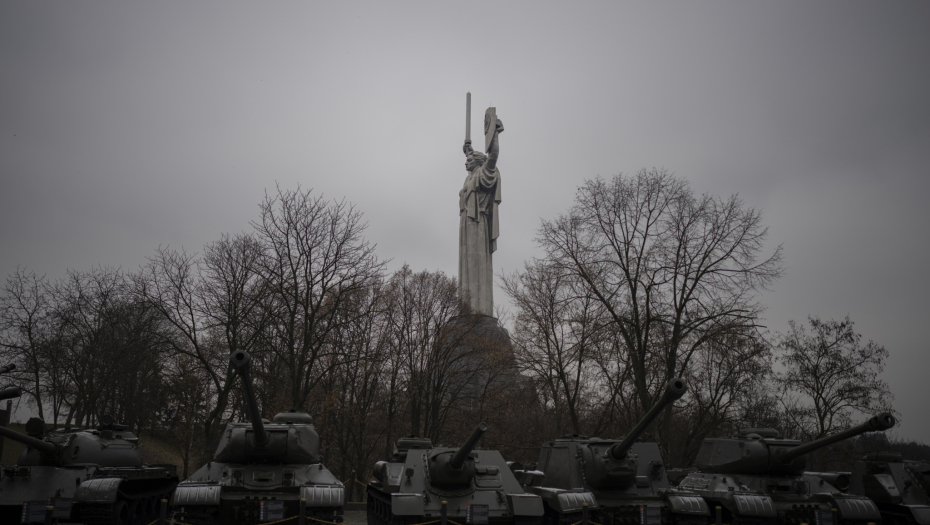 RUSI VRATILI UKRAJINSKU DECU Velika humanitarna akcija na granici!