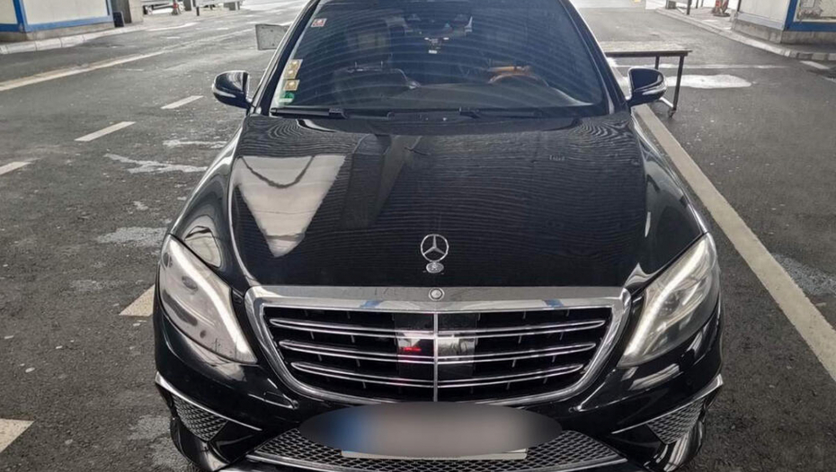 "MEČKOM" DOŠAO IZ NEMAČKE, PA SLAGAO CARINIKE NA GRANICI Svi ostali bez teksta kad je otvorio limenku čipsa (FOTO)